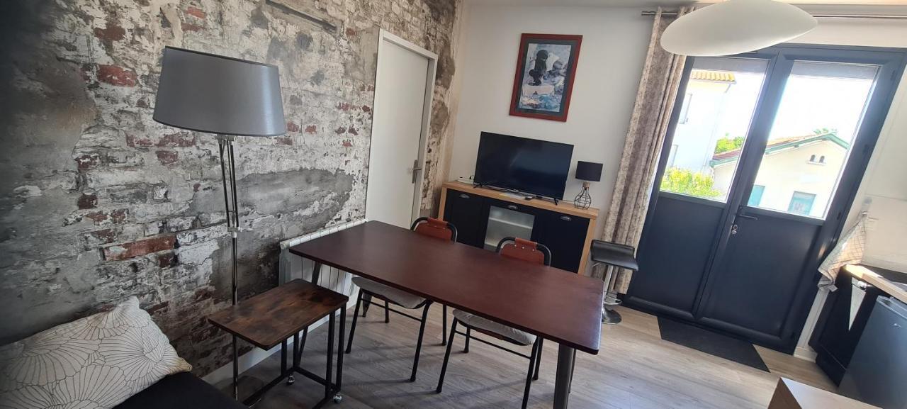 Le Fetilly Avec Parking Privatif Et Climatisation La Rochelle  Exterior foto